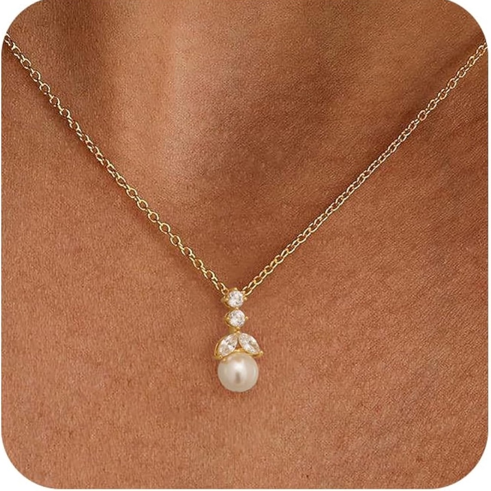 Elegant 14k Gold Pearl Pendant Necklace